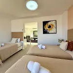Riscal 19 By United Renters Apartamento