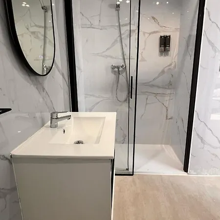 Apartment Riscal 19 By United Renters *